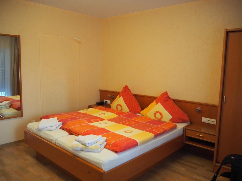 Weingut & Gaestehaus Andreas Erz Brauneberg Kamer foto